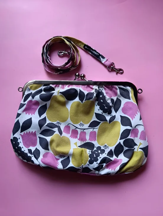Marimekko "Kissankello" Fruit and Floral Print Canvas Kiss Lock Purse Clutch - Picture 2 of 7